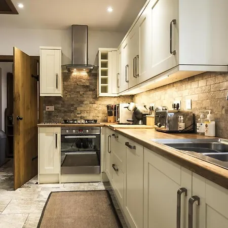 Orchard Cottage - Luxurious Barn Conversion - Beavers Hill Manorbier Exterior photo